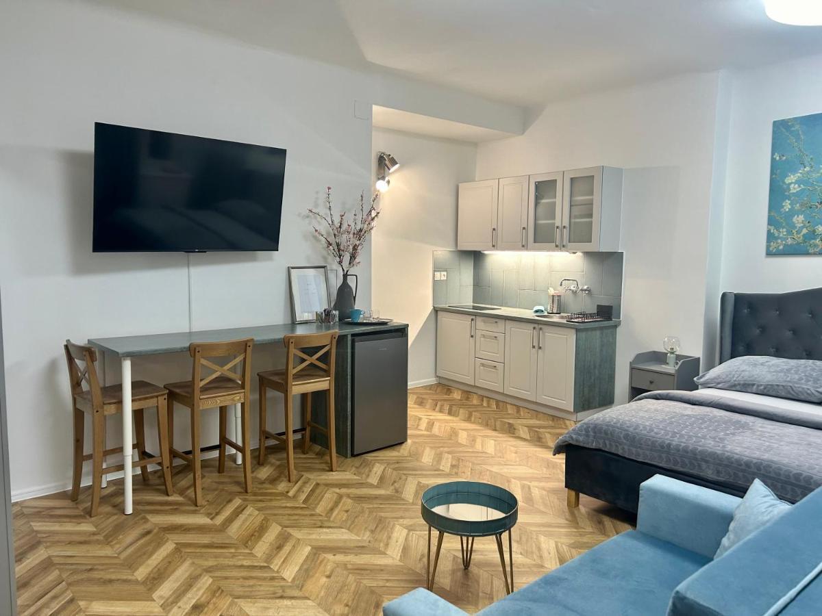 Almond Studio Apartment Bratislava Esterno foto